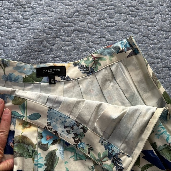 Talbot’s Skirt Pleated Floral Print Feminine Fairy Forest Blue & Cream Size 8P - Picture 8 of 10